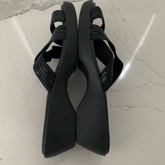 Crocs Black Molalla II Sandal - Picture 3 of 10